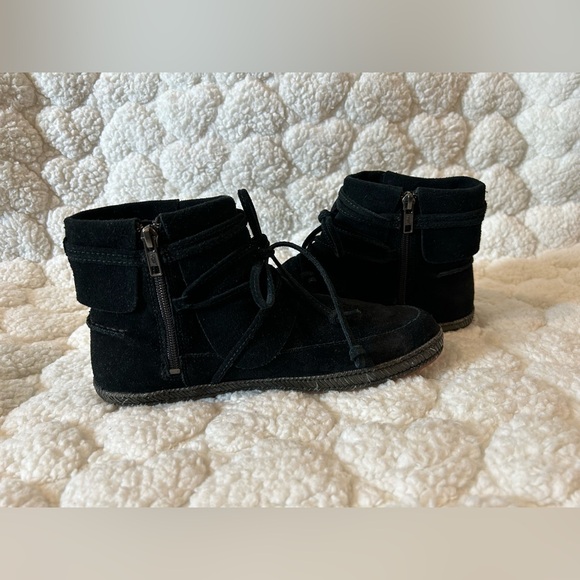 NWOB UGG Reid Moc Boots - Picture 9 of 15